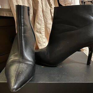 Elegant Black Ankle Boots